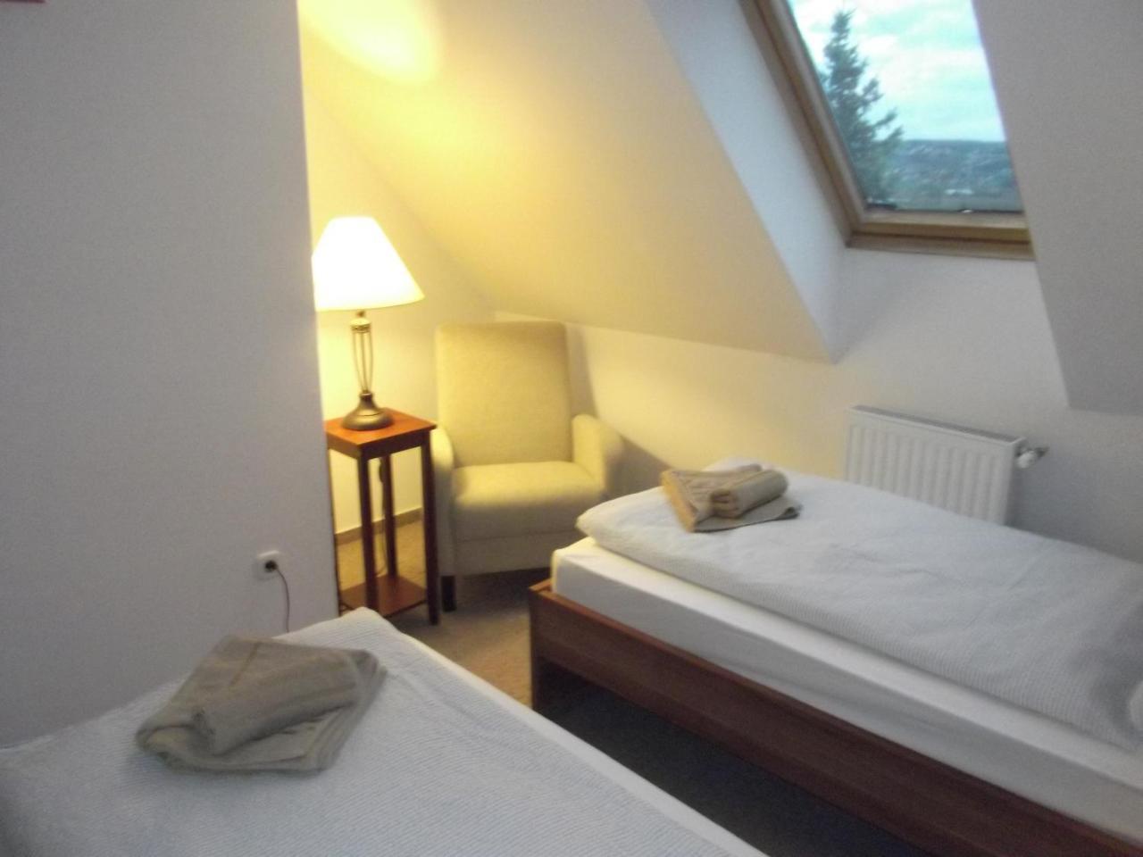 דירות Hévíz Rozsa Apartman מראה חיצוני תמונה