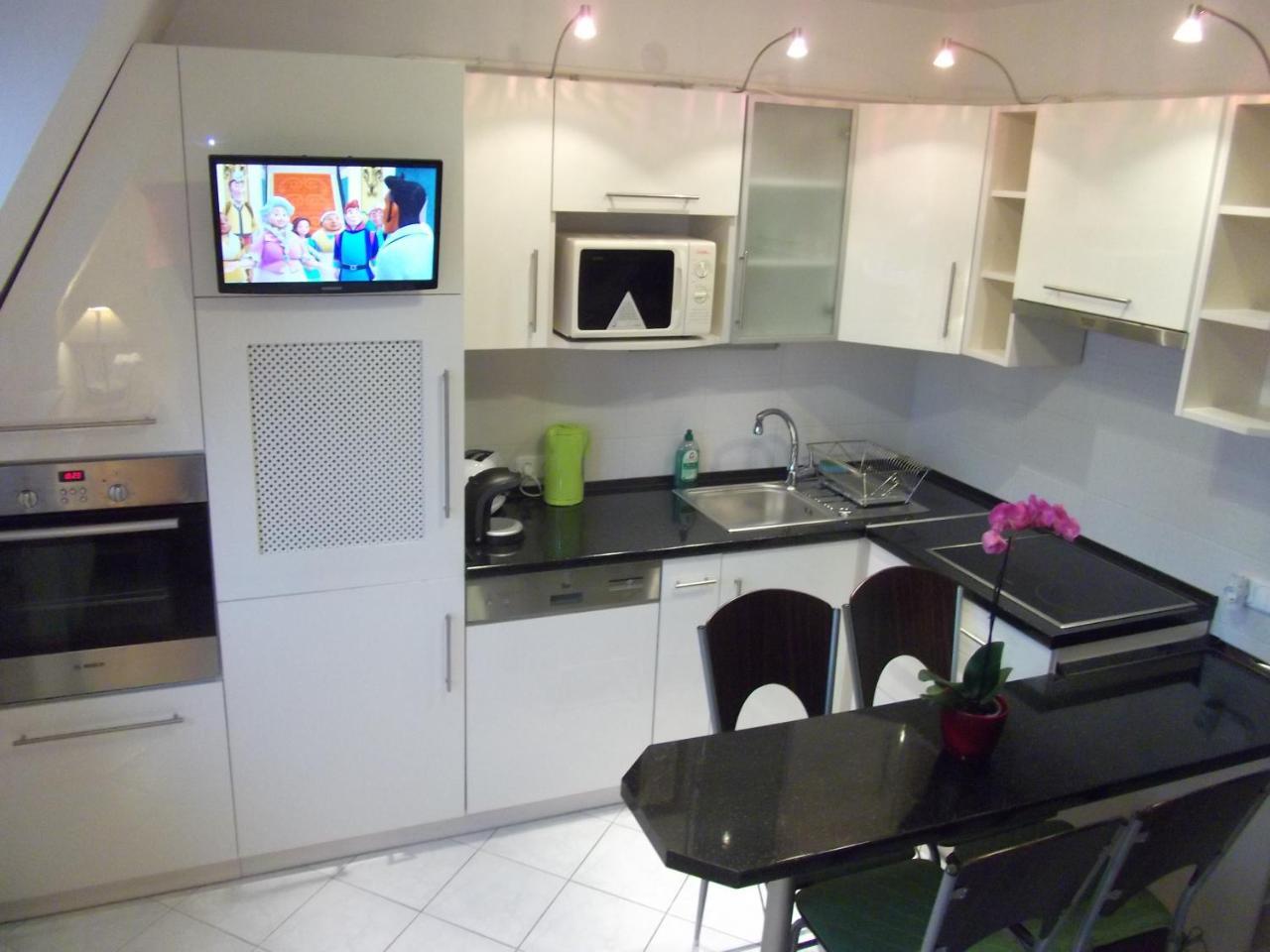 דירות Hévíz Rozsa Apartman מראה חיצוני תמונה