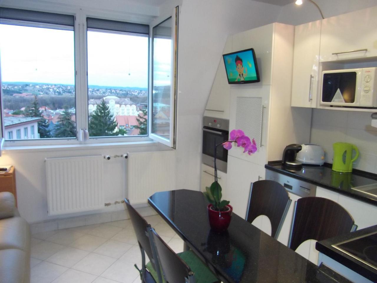 דירות Hévíz Rozsa Apartman מראה חיצוני תמונה